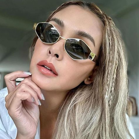 Punk Metal Frame Polygon Sunglasses Women Men Brand Designer Trend Hexagon Sun Glasses Clear Lens Hexagon Sunglasses, Kacamata Fashion, Luxury Branding Design, Shades Sunglasses, Cool Sunglasses, Style Punk, Luxury Sunglasses, Men Vintage, Sunglass Lenses