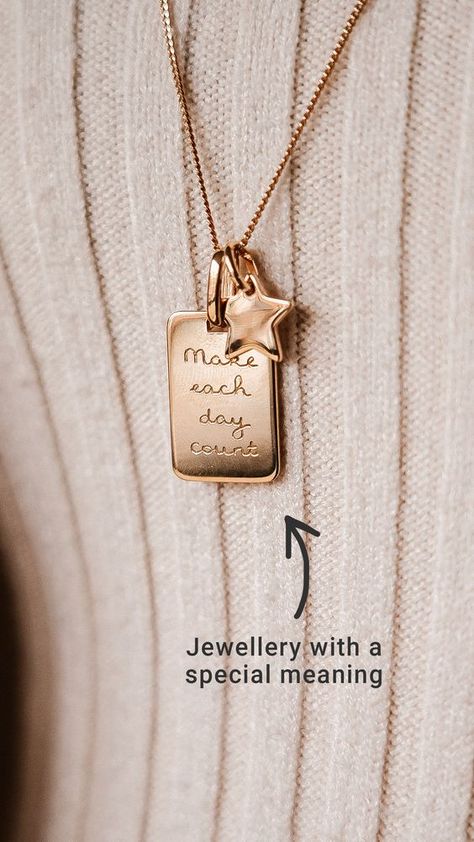 Simple Necklace Designs, Season Of Giving, Jewelry Store Design, Creative Jewelry Photography, Laser Engraved Ideas, Necklace Quotes, Fancy Jewellery Designs, Jewelry Lookbook, Trendy Necklaces