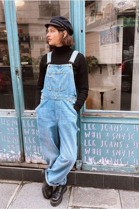 Overalls Vintage Outfit, Oversized Overalls Outfit Winter, 80s Overalls Outfit Vintage, Overals Outfits Aesthetic, Overalls Plus Size Outfit, Jean Overall Outfits Winter, Dungarees Outfit Winter, Overall Winter Outfit, Jeans Overall Outfit