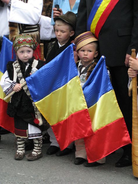 Romanian Culture Aesthetic, Romania Aesthetic, Romania People, Romanian Culture, Romanian Flag, Romania Flag, Childhood Aesthetic, Beauty People, Missions Trip