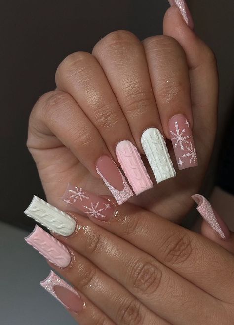 Nail Inspo Acrylic Winter, Nails Acrylic Classy Elegant, Pink Winter Acrylic Nails, Birthday Winter Nails, Baddie Nail Sets, Pink Christmas Acrylic Nails, Winter Nails Square Short, Christmas Nails Pink And White, White Sweater Nails