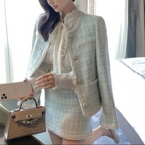 Stunning Luxury Two Piece Matching Set Skort Lining Lining Inside Skirt Is Shorts Style Two Piece Matching Set, Plaid Skirt Set, Tweed Set, Yellow Mini Skirt, Tweed Shorts, Red Mini Skirt, Blue Tweed, Estilo Preppy, Tweed Suits