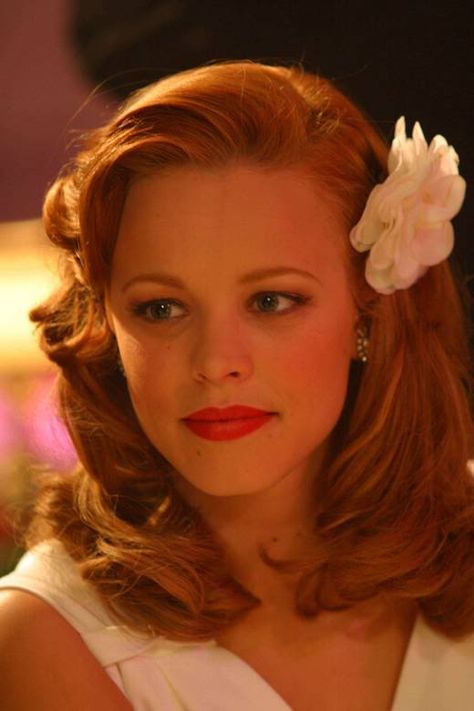 Makeup for Rachel McAdams/Allie Calhoun from The Notebook Rachel Mcadams The Notebook, Cabelo Pin Up, 40s Hairstyles, 1950s Hairstyles, 50s Hairstyles, Pin Up Hair, Rachel Mcadams, 50 Style, The Notebook