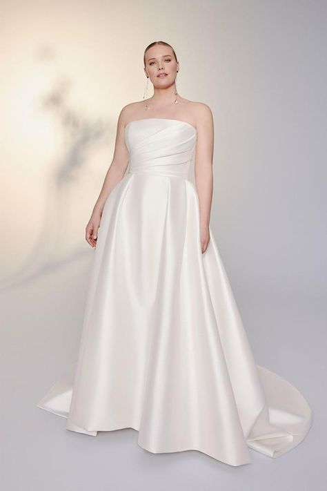 Justin Alexander Signature Style NO. 99173PS. Wedding Dress Size 16, Flattering Wedding Dress, Formal Wedding Gown, Justin Alexander Signature, Plus Size Bride, Curvy Bride, Justin Alexander, Wedding Dress Sizes, Straight Neckline