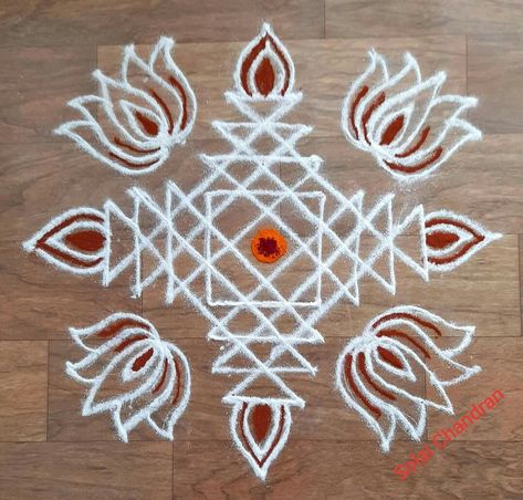 Astadala Padmam Muggu, Kadapa Muggu Designs Easy, White Rangoli, Simple Rangoli With Dots, Pattern Design Drawing, Easy Rangoli Designs Videos, Very Easy Rangoli Designs, Rangoli Designs Photos, Rangoli Designs Simple Diwali