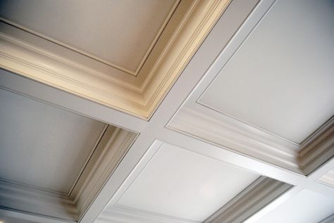 Coiffed Ceilings, Dining Room Ceiling Ideas, Boxed Ceiling, Wood Coffered Ceiling, Coffer Ceiling, Coffered Ceiling Design, Bedroom Ceilings, Box Ceiling, Architecture Ceiling