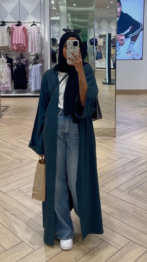 Abaya Outfit Non Hijabi, Outfits With Abaya, Muslim Jeans Outfits, Abaya Outfits Casual, Modest Hijab Outfits Summer, Abaya Outfit Casual, Abaya With Jeans Outfit, Hijabi Outfits Casual Summer Modest Fashion, Hjabi Girl Outfit