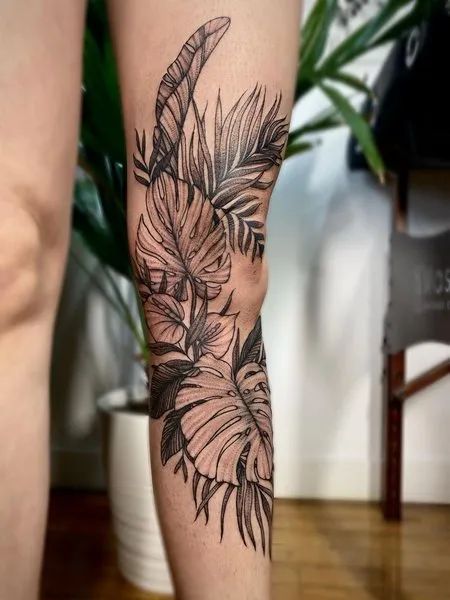 Tropical Plant Tattoo Plant Tattoo Men, Tropical Plant Tattoo, Botanical Tattoo Sleeve, Plant Tattoo Ideas, Tropical Flower Tattoos, Jungle Tattoo, Tropical Tattoo, Muster Tattoos, Floral Tattoo Sleeve