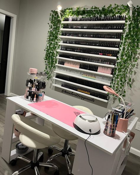 Beauty Space Room Ideas, Black Wall Nail Salon, Nail Room Ideas In Bedroom, Nail Salon In Garage Ideas, Aesthetic Nail Room Decor, 90s Nail Salon Aesthetic, Nail Technician Outfit Ideas, Nail Tech License Display, Hair Stylist Lifestyle