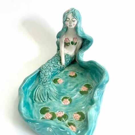 Mermaid Ceramics Ideas, Mermaid Ceramics, Clay Mermaid, Ceramic Mermaid, Deer Sketch, Sculpture Art Clay, Air Dry Clay Projects, Clay Diy Projects, Keramik Design