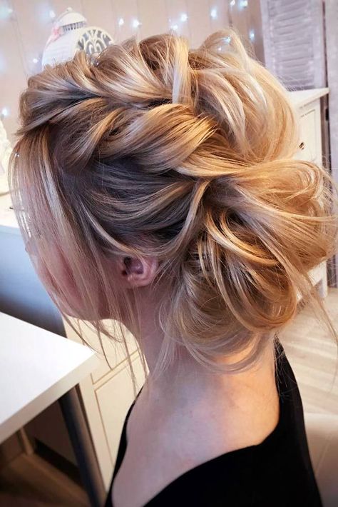 Lovely Medium Length Hairstyles for a Romantic Valentines Day Date ★ See more: http://lovehairstyles.com/medium-length-hairstyles-valentines-day/ Hairstyles Summer, Bun Hairstyles For Long Hair, Penteado Cabelo Curto, Wedding Hairstyles Updo, Wedding Hairstyles For Long Hair, Formal Hairstyles, Wedding Hair And Makeup, Fall 2018, Hair Dos