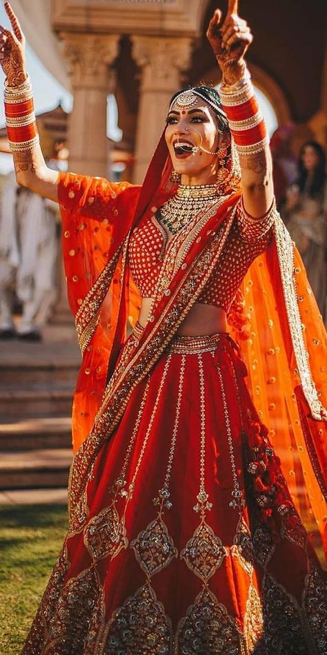 30 Exciting Indian Wedding Dresses That You'll Love शादी की तस्वीरें, Pengantin India, Wedding Lehenga Designs, Perhiasan India, Bridal Lehenga Collection, Indian Bridal Lehenga, Bridal Lehenga Red, Bridal Outfit, Big Fat Indian Wedding