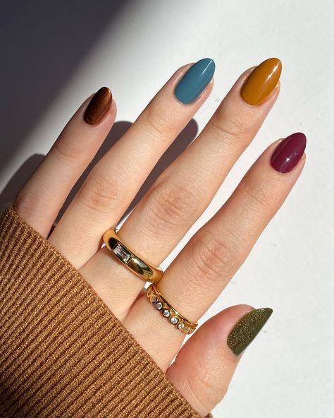 40 Top Winter Nail Designs to Try Casual Winter Nails Short, Fall Winter Nail Colors, Winter Skittle Nails, Multicolored Nails Winter, Multi Colored Fall Nails, Fall Multi Color Nails, Autunum Nails, Multicolored Nails Fall, Fall Color Palette Nails