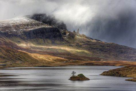 The 12 Best Places To Visit In The Scotland Highlands On Your Next Trip ⛰ Scotland Landscape, Places In Scotland, Scenic Travel, Cool Places, Glamping Site, Scotland Highlands, Scottish Islands, Visit Scotland, Scottish Landscape