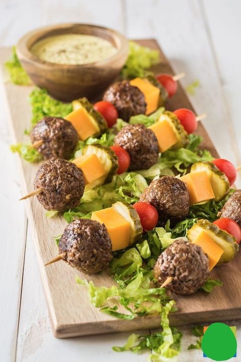 Charcuterie Skewers, Animal Base, Pineapple Skewers, Party Boards, Fancy Cheese, Party Food Buffet, Catering Ideas Food, Kabob Recipes, Charcuterie Inspiration