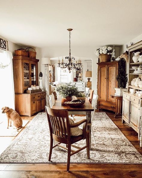 Cottage Dining Rooms, Vibeke Design, Interior Vintage, Farmhouse Interior, The Dining Room, Dining Room Inspiration, Farmhouse Dining Room, Farmhouse Dining, Cozy Cottage