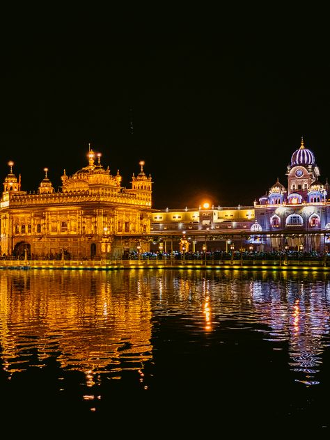 Golden Temple Night Photography, Golden Temple Images, Golden Temple At Night, Darbar Sahib Golden Temple Wallpaper, Golden Temple Wallpapers Night, Harminder Sahib Golden Temple Wallpaper, Amritsar Golden Temple Photography, Golden Temple Diwali, Golden Temple Aesthetic