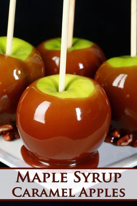 4 maple caramel apples on a plate. Homemade Caramel Apples No Corn Syrup, Easy Caramel Apples, Caramel Apple Recipe Easy, Maple Caramel, Gourmet Caramel Apples, Caramel Apples Homemade, Caramel Apples Recipe, Caramel Apples Easy, Syrup Recipes