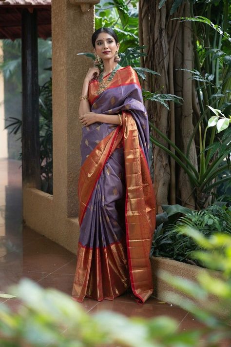 South Indian Saree ideas! Traditional Pattu Saree, Pelli Sarees, South Indian Bridal Look, Kanchivaram Saree, Indian Bridal Look, South Indian Saree, Maharashtrian Saree, Saree Hairstyles, Saree Ideas