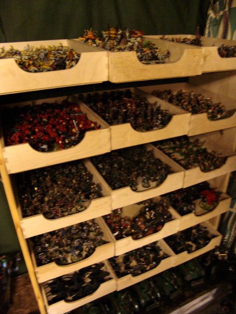 40k storage - I need something like this Warhammer Room Ideas, Warhammer Storage Ideas, Miniature Storage Ideas, Warhammer 40k Storage Ideas, Warhammer Organization, Warhammer Storage, Warhammer Room, Warhammer Display, Miniatures Storage