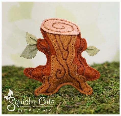 Free tree stump sewing pattern - woodland sewing pattern - autumn ornament, woodland mobile.  Free kids sewing pattern, felt forest plushie Felt Tree Pattern, Woodland Ornaments, Baby Mobil, Fox Ornaments, Trendy Sewing Patterns, Felt Fox, Felt Tree, Felt Fairy, Animal Sewing Patterns