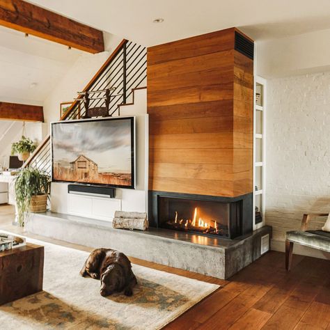 Gas and Electric Fireplaces Are the Future. We Asked Design Pros How to Make Them Seem Real. - WSJ Interior Cabin Ideas, Fireplace Interior Design, Off Center Fireplace, Fireplace Interior, Corner Electric Fireplace, Corner Gas Fireplace, Fireplace Facing, Nyc Loft, Small Fireplace