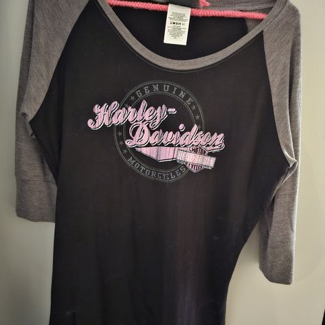 Gray And Pink Harley Davidson Jersey. Size Large. New With Tags. Harley Davidson Womens Clothing, Harley Apparel, Pink Harley Davidson, Harley Davidson Clothing, Harley Davidson Women, Harley Davidson, Vision Board, Women's Clothing, Womens Tops