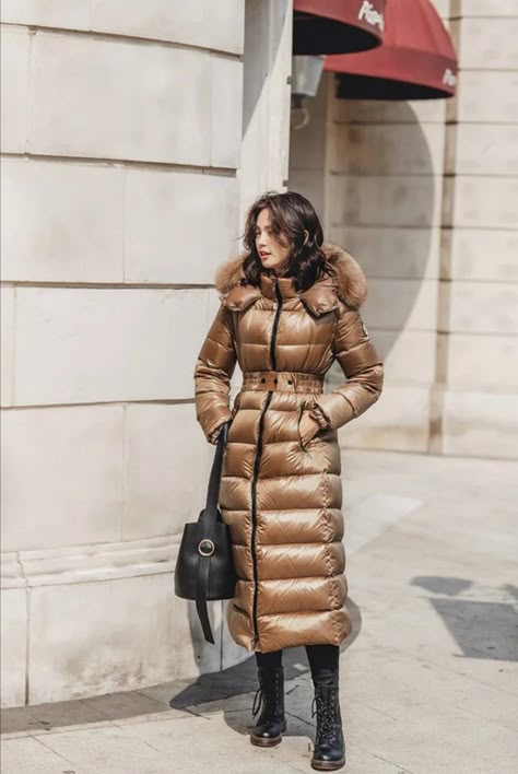 Long Puffy Coat, Puffer Coat With Fur, Coat With Fur Hood, Coat With Fur, Quilted Parka, Fur Hood Coat, Snow Outfit, Hooded Puffer Jacket, Puffy Coat