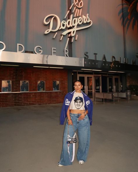 what a catch 🤭🤌🏽✨⚾️ Dodger Outfit Women, La Dodgers Hat Outfit Women, Dodgers Game Outfit Women, La Dodgers Hat Outfit, Dodgers Hat Outfit, Dodgers Outfit Women, Baseball Outfits, Dodgers Outfit, La Dodgers Hat