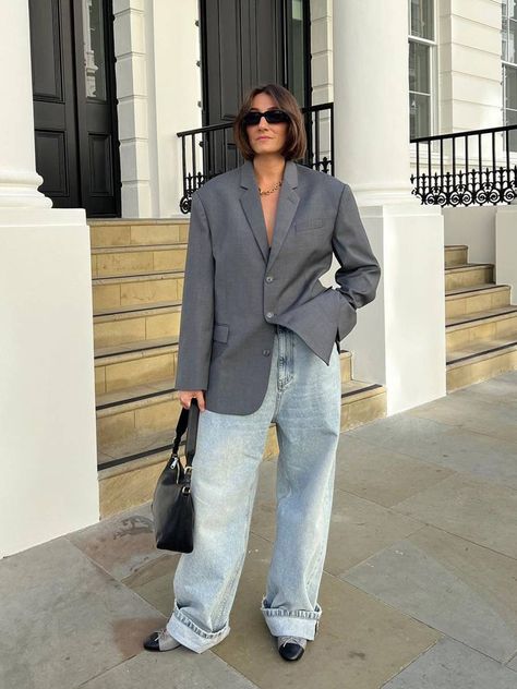 Blazer Grigio Outfit, Blazer Looks For Women, Saint Laurent Loafers, Frankie Shop Blazer, Long Puffer Coat, Blazer Outfit, Frankie Shop, Never Regret, Summer Lookbook