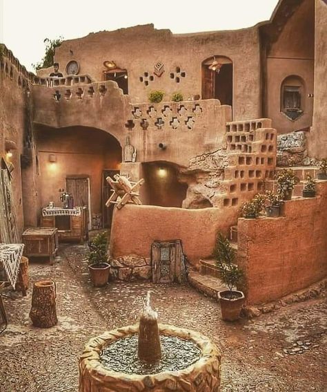 10th Century House In Iran Maison Earthship, Earthship Home, Persian Architecture, Timur Tengah, Mud House, Adobe House, Casa Patio, Cob House, Earth Homes