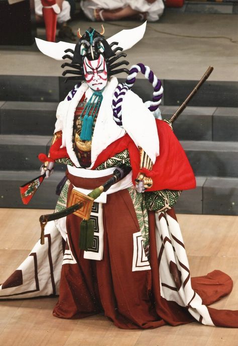 Picture Kabuki Costume, All About Japan, Japan Culture, Art Japonais, Foto Art, Aikido, Maneki Neko, Japanese Outfits, Japan Art