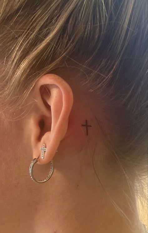 Christian Tattoos Small, Tato Salib, Small Cross Tattoo, Behind Ear Tattoos, Tato Jari, Basic Tattoos, Cross Tattoos For Women, Hidden Tattoos, Small Pretty Tattoos