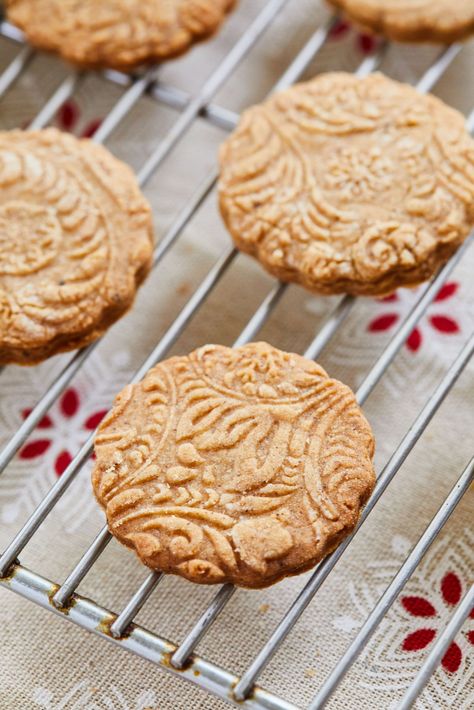 Speculaas Cookies Recipe, Biscoff Cookie Recipe, Spelt Recipes, Speculoos Cookies, Bigger Bolder Baking, Cookie Time, Spice Cookies, No Bake Treats, Cookies Recipes Christmas