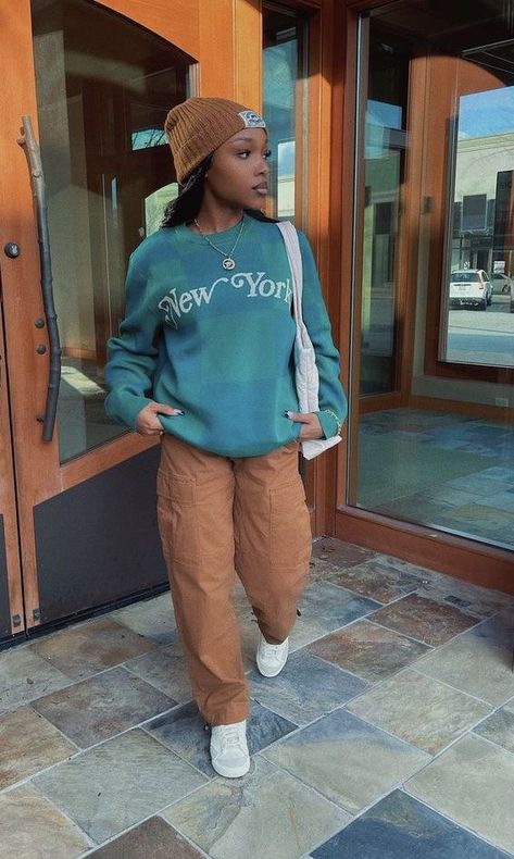 Crewneck Outfit, Mode Adidas, Cute Modest Outfits, Earthy Outfits, Tomboy Style Outfits, Cute Comfy Outfits, Streetwear Fashion Women, Cute Swag Outfits