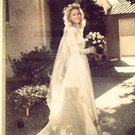 A History of Hilton-Richards Family Weddings Nicky Hilton Wedding, Long Sleeve Wedding Dress Vintage, Hilton Wedding, Kathy Hilton, Family Wedding Photos, Nicky Hilton, Paris Wedding, Wedding Gowns Vintage, Family Wedding