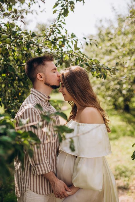 Central Park Maternity Photoshoot, Maternity Photography Garden, Garden Maternity Photoshoot, Garden Maternity Shoot, Pregnancy Announcement Pictures, Baby Bump Photoshoot, Photo Garden, Pregnant Photo, Pregnancy Announcement Photoshoot