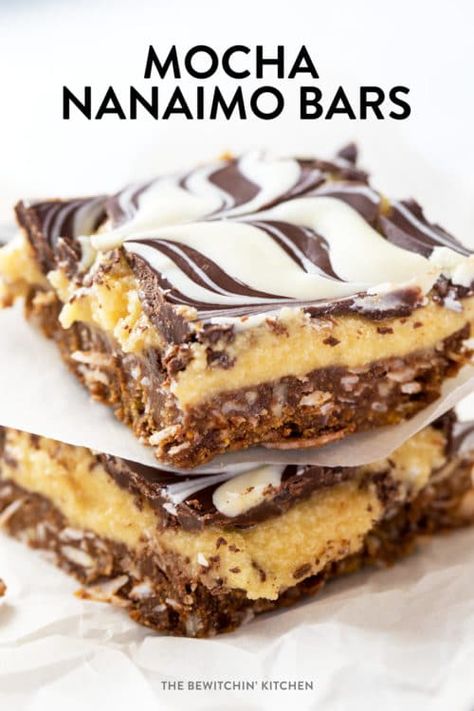 Mocha Desserts, Nanaimo Bar, Nanaimo Bar Recipe, Brownie Blondie, Canadian Dessert, Mocha Recipe, Nanaimo Bars, Diy Easy Recipes, Dessert Bar Recipe