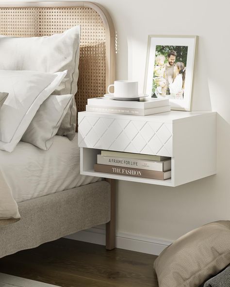 Farmhouse Modern Nightstand, Floating Nightstand With Usb, White Bed With Wood Nightstand, Natural Wood Nightstand Bedroom, Small Bedroom Side Table Ideas, Cute Side Tables For Bedroom, Wall Nightstand Ideas, Floating Nightstand Bedroom, Wall Mount Nightstand