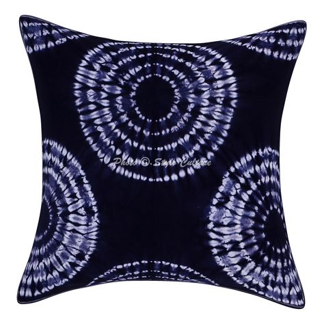 Tie Dye Pillow, Shibori Pillows, Tie Dye Patterns Diy, Dyed Pillows, Shibori Tie Dye, Garden Pillows, Diy Cushion, Dyeing Techniques, Tie Dye Patterns