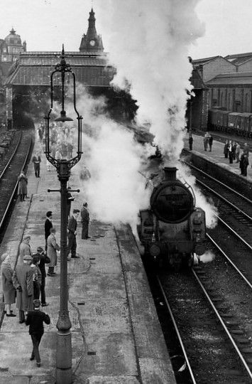 Tour Scotland Photographs: Old Photograph Railway Station Dundee Scotland Dundee Waterfront, Scotland Photos, Dundee City, Vintage Scotland, Dundee Scotland, Tour Scotland, Scottish People, Scottish History, Scotland Tours