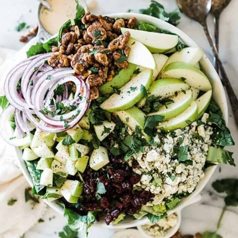 Apple Gorgonzola Salad Recipe, Apple Gorgonzola Salad, Gorgonzola Cheese Recipes, Pear Gorgonzola Salad, Gorgonzola Recipes, Gorgonzola Salad, Candied Pecans Recipe, Glazed Pecans, Chopped Salad Recipes