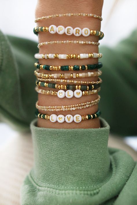 Bracelets en perles 
Bijoux tendances made in France Beaded Bracelet Stacks, Mexico Bracelets, Gold Bracelet Simple, Handmade Jewelry Bracelets, Bead Charms Diy, Clay Bracelet, Diy Bracelets Patterns, Diy Bracelet Designs, Easy Diy Jewelry