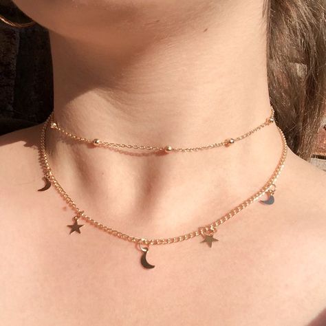 Simplistic Jewelry, Moon Choker Necklace, قلادات متدلية, Moon Accessories, Moon Choker, Stars And Moons, Neck Pieces Jewelry, Pretty Jewelry Necklaces, Present Christmas