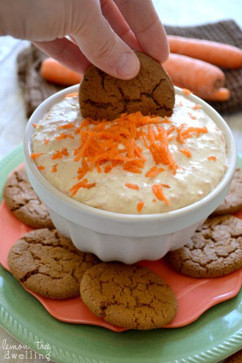 Creamy Carrot Cake Dip - like carrot cake + cream cheese frosting in a dip! Carrot Cake Dip, Carrot Cake Cream Cheese Frosting, Carrot Cream Cheese, Frosting Desserts, Carrot Cake Cream Cheese, Cake Cream Cheese Frosting, Lemon Tree Dwelling, Cake Dip, Carrot Cream