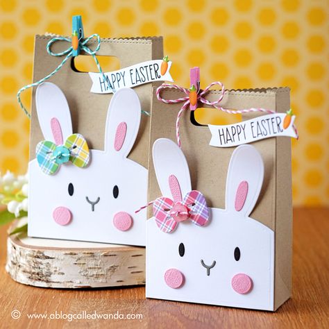 Easter Treat Box, Easter Treat Bags, Easter Favors, Buat Pita, Easter Bags, Bunny Birthday, Easter Projects, Mama Elephant, Seni Origami