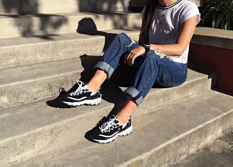 Skechers D’Lites Now And Then Sneakers Review Skechers Outfit, Skechers Dlites, Platform Sneakers Outfit, Sketchers Shoes, Skechers D Lites, Sneaker Outfits Women, Shoes Chunky, Mom Outfit, Fresh Outfits