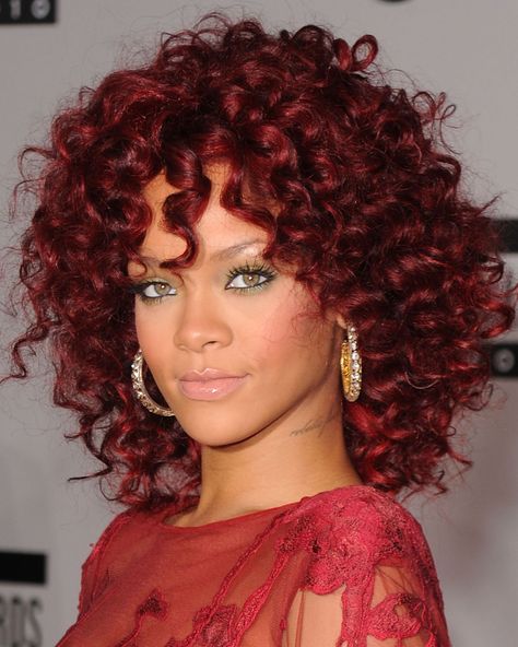 Hair Inspo Red, Rihanna Red Hair, 3a Curly Hair, Really Curly Hair, Jenner Hair, Rihanna Hairstyles, Shades Of Red Hair, Hair Evolution, Full Bangs