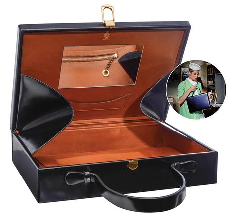 The rear window overnight case, inspired by Grace Kelly. by Mark Cross  $3995 Mark Cross, Cross Bag, Vintage Purses, Branded Handbags, Box Bag, Classic Films, Types Of Bag, Rear Window, Overnight Bag