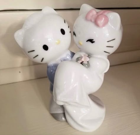 Hello Kitty Wedding, Hello Kitty, Figurines, Kitty, On Instagram, Instagram